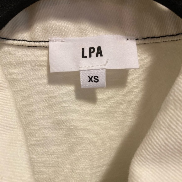 𝅺LPA pristine white cropped jean jacket. Size XS - Picture 7 of 12
